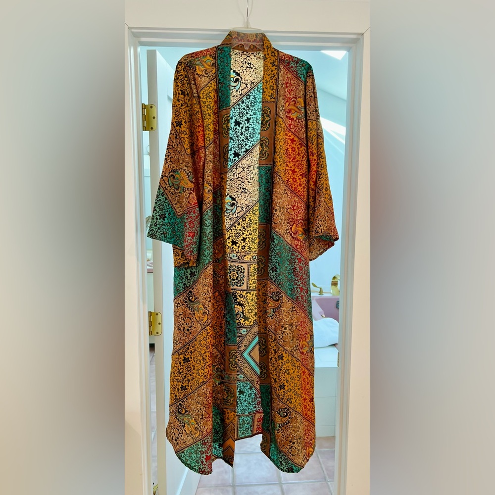 Silk Duster by Amor Y Odio